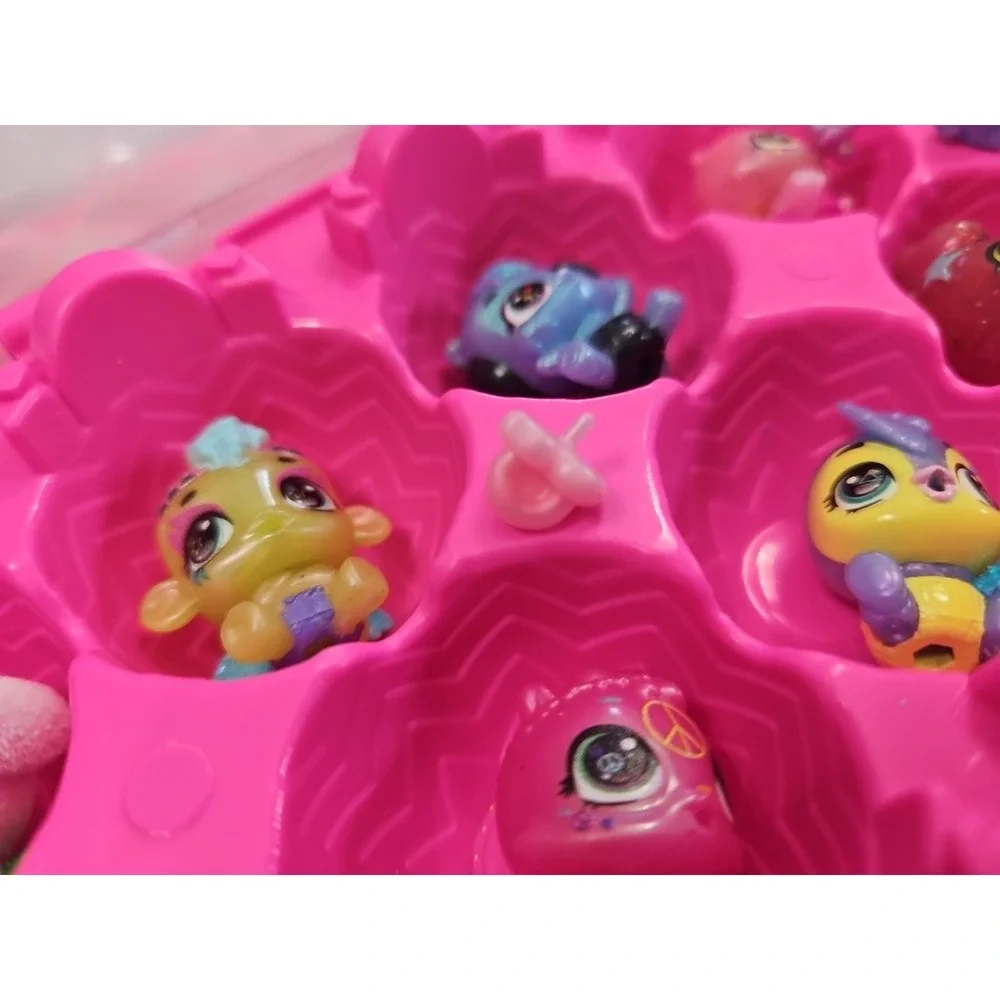 Hatchimals 12 Egg Surprises CollEGGtible Cute Shimmer Babies Carton &Accessories